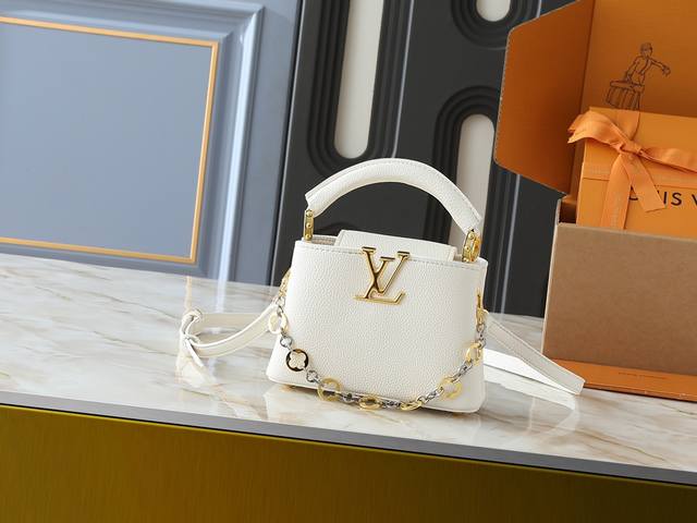 广州货 升级原版 M12935 M12936 M12937 M12938 本款 Capucines 迷你手袋出自 Capucines Chain On You