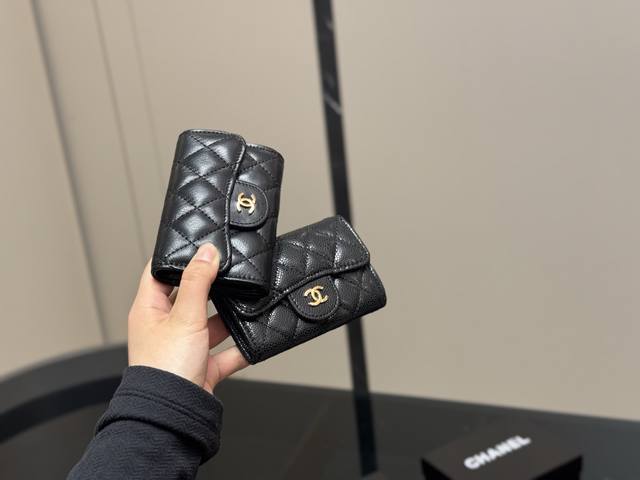 配盒 香奈儿 零钱包 里外全皮！ 头层牛皮！ 日常出门零钱和卡足够用的一款！ 11.7Cm 包装很高级