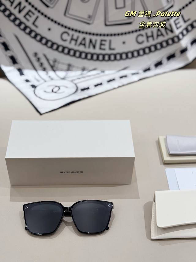 全套包装 圆脸天菜Gm墨镜 Palette 忍不住推一下Palette 属于大框型，方形墨镜不挑脸型,能修饰脸型 日常出街、开车、出游都很