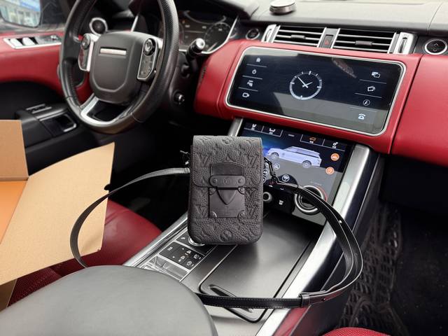 芯片版高端货 新款 “ Louis Vuitton ”Lv单肩包 路易威登手机包斜挎包 M81524 Louis Vuitton S-Lock Vertical