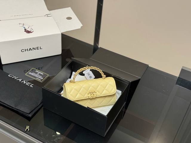 配全套包装 Size：18Cm 香奈儿23P Kelly 最美的23P，太好看了想要马上滴滴Sa的冲动 新包真的超香哦！ 牛皮品质