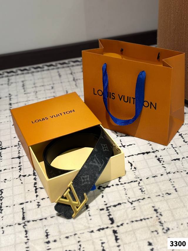 送男友必备品 Lv 实在太高级啦 高版本!腰带 牛皮皮带~热门款 男女通用皮带里面最火的版本啦~质量很好 全套包装!五金绝对不褪色 皮带头和专柜一样的哦~ 配礼 送男友必备品 Lv 实在太高级啦 高版本!腰带 牛皮皮带~热门款 男女通用皮带里面最火的版本啦~质量很好 全套包装!五金绝对不褪色 皮带头和专柜一样的哦~ 配礼