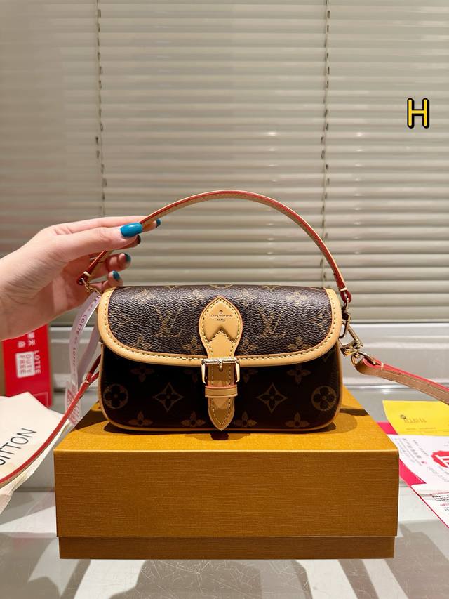 原单 迷你 Lv Nano Diane牛皮腋下法棍包 全套礼盒包装 尺寸 18 12Cm