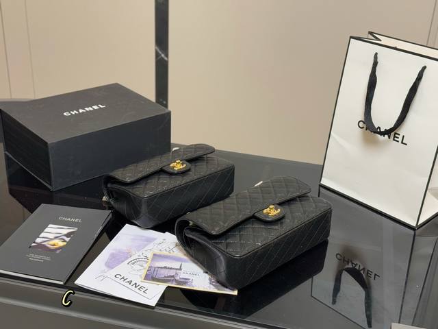 配全套包装 Size:25Cm 23Cm 香奈儿 Cf我们一直很用心在做 秒杀其他市面上的货 顶级原单小羊皮 很舒服的一种！ 不管您是谁 稳稳Hold住哦 四季