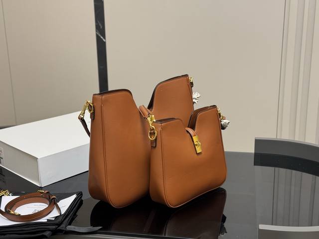 折叠盒 Size：34.26Cm 23.22Cm Celine 赛琳Ive新品托特包， 延续凯旋门 复古斜挎 ， 耐看新款一点都不老套。