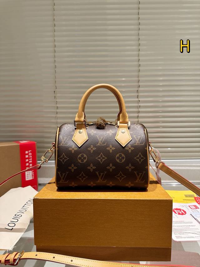 Lv Speedy20手袋最新款皮肩带枕头包老花手提单肩斜挎包尺寸：20*13*12Cm 天然变色牛皮 原版五金全套包装