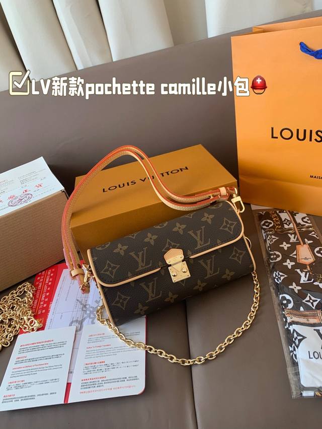钢五金送丝带 Lv新品来袭2025新款Pochette Camille 新品长度很长，手机完全可以放下，日常的逛街包老花满印 尺寸20Cm双盒包装