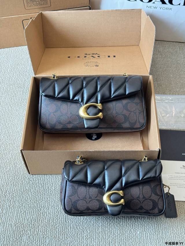 牛皮版本 Coach All Black链条 。Otabby 系列新款 Coach 链条 ”。包包天花板来啦~ 暗黑系高级感拉满的全黑金属扣、金属链条 ”名 甜