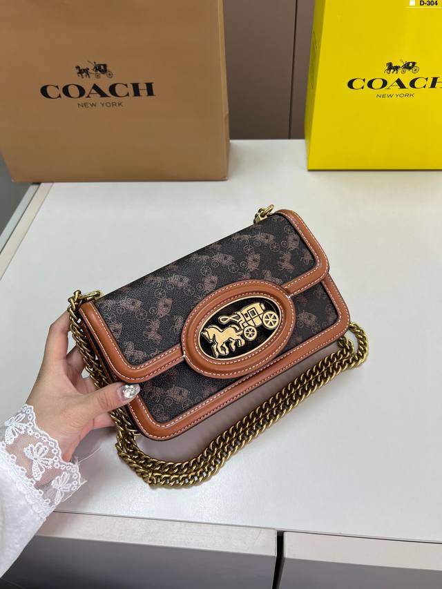 Coach蔻驰 Hero复古链条包 超有质感的链条复古小方包。容量适中，非常百搭 D-304尺寸21×11飞机盒