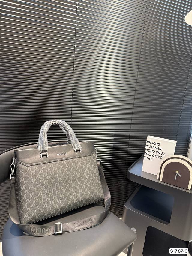 酷奇最新款男士公文包 实用性强 细节做工精致 高端大气上档次 休闲大方 尺寸：37 28 货号87-3