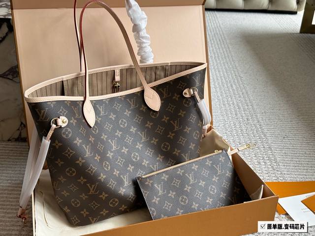 原单复刻 [Neverfull购物袋白格粉里] N41605Lv 家的经典王牌，超大容量的设计作为妈咪包和Ol通勤都是妥妥 滴,出镜率 最高的包款。条纹内衬完全