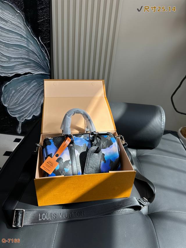 配折叠盒 Lv 路易威登 限量迷彩 Keepall 25 手提包 单肩斜挎包 ! 尺寸25.14 配折叠盒 Lv 路易威登 限量迷彩 Keepall 25 手提包 单肩斜挎包 ! 尺寸25.14