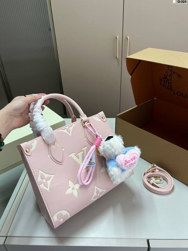 配挂件 Lv路易威登托特包 上身真的太太太有质感啦 日常逛街不要太吸晴 D-324尺寸25×20折叠盒飞机盒