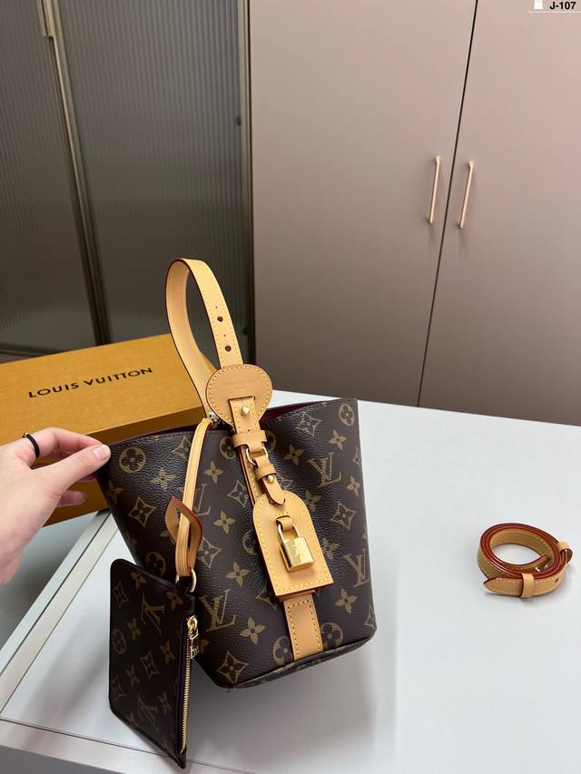 芯片版本 装饰锁头不带钥匙 Lv路易斯威登中古水桶包 J-107尺寸17×18折叠盒
