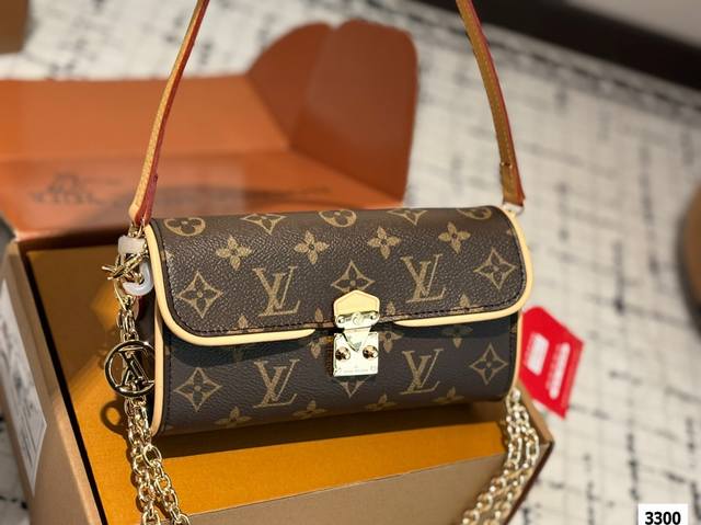 Lv新品来袭2025新款Pochette Camille 新品长度很长，手机完全可以放下，日常的逛街包老花满印 20Cm 双盒包装