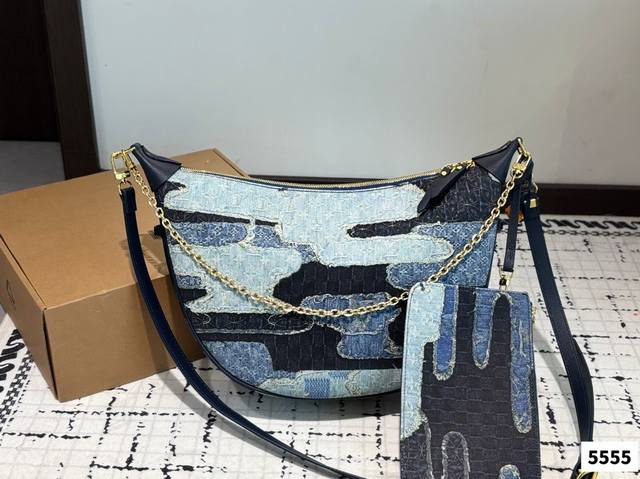 Lv 大号豌豆包 腋下包 今年腋下包大火 但是这一只驴家豌豆包 才是腋下包的宝藏 不光有可人外表 空间也很喜人 更是百搭 一年四季都好背 让你秒变时髦精 尺寸：