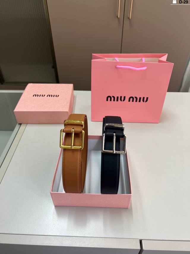 Miu Miu缪缪 牛皮腰带 D-29全套包装+手提袋 Miu Miu缪缪 牛皮腰带 D-29全套包装+手提袋