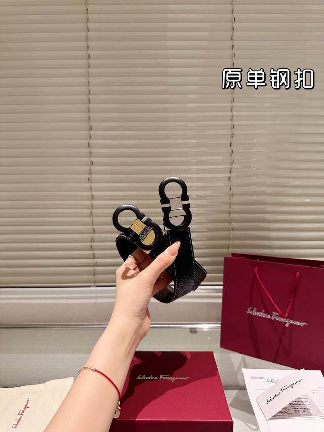 钢扣 高版本！腰带菲拉格慕牛皮皮带～热门款 男女通用皮带里面最火的版本啦～质量很好 全套包装！五金绝对不褪色 皮带头和专柜一样的哦～ 配礼盒手提袋发票
