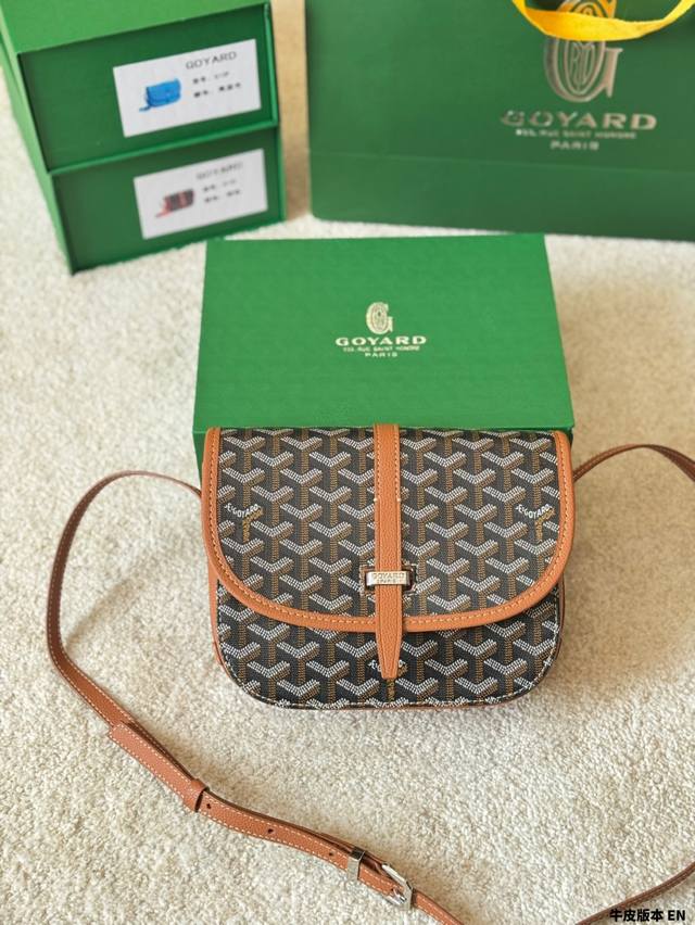 牛皮版本 Size：22 17Cm Goyard 戈雅 代表性的包款 相机包 手机，口红，卡包，粉饼，钥匙都能放，非常实用！不大不小够我用 秋冬提着真的美炸了