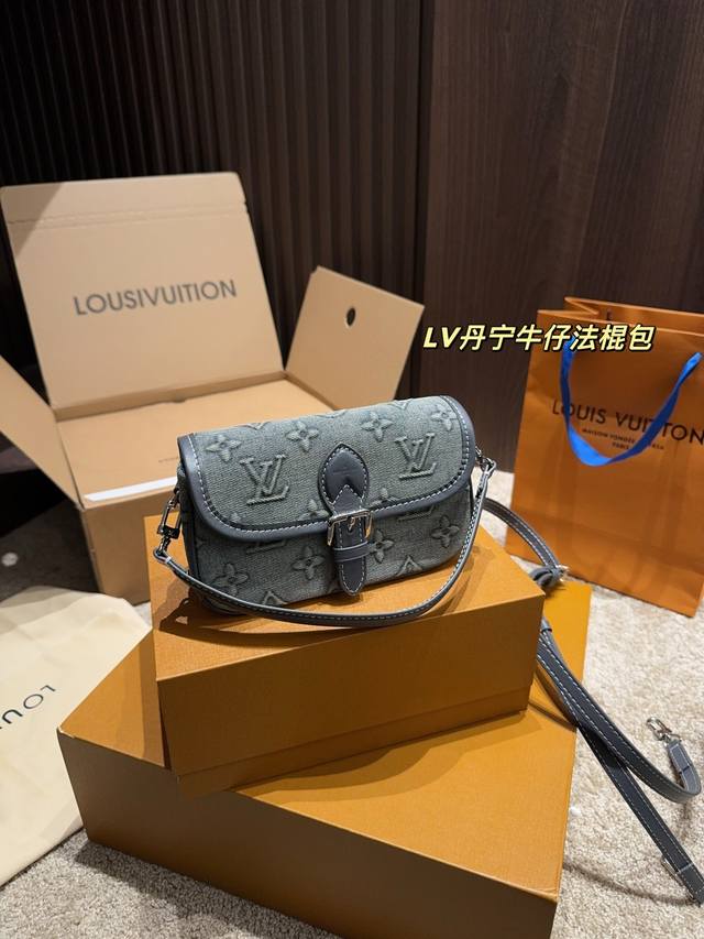 配盒尺寸19.10 Lv丹宁牛仔法棍包