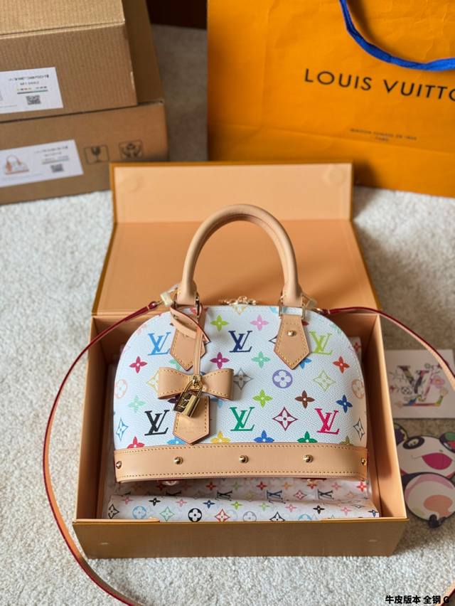 牛皮版本 全钢 Lv Lv Alma Bb牛皮贝壳包村上隆联名款 包包这款Retiro 手袋以标志性的老花面料制成 经典永恒。优雅低调的外形设计和宽敞的包身更加