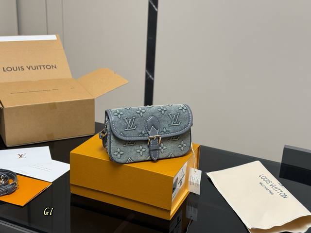 配全套包装 Size：19*11Cm Lv Diane牛仔法棍 Nano尺寸了 真的难以置信！