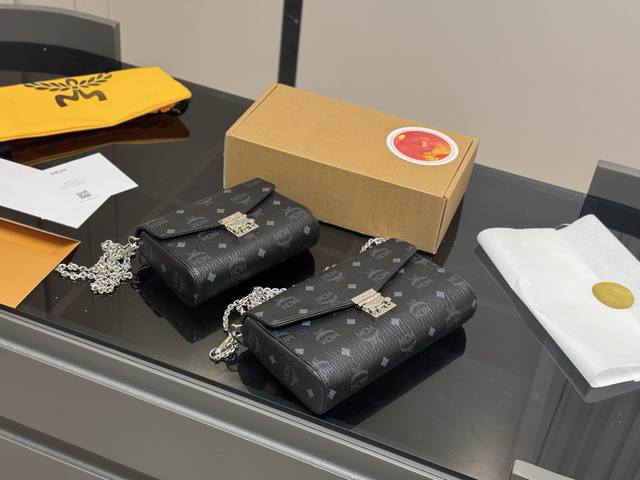 配飞机盒 顶级原版品质出货 Mcm 链条包 青岛原单 全套包装如图 保证实拍质量 Size：23*14Cm 大 18*13Cm 小