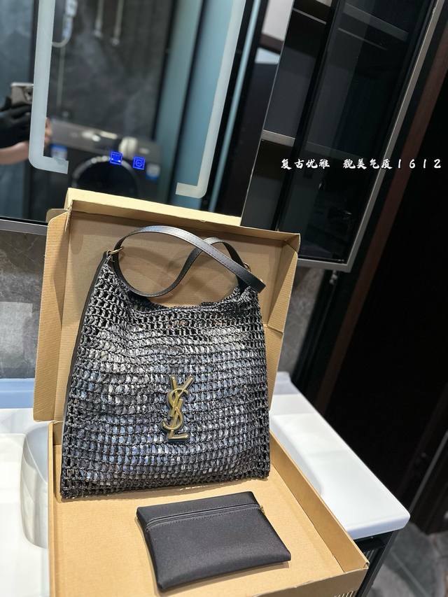 礼盒包装 Ysl圣罗兰 拉菲草编织购物袋 夏天背的包包真的太可爱了 背上一整个慵懒风 旅行拍照真的很Nice哦 每个小仙女夏季都该有一个草编购物袋！尺寸：