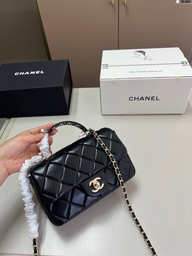 Chanel香奈儿手柄方胖子 可单肩，斜挎，尽显女人优雅气质 是一款超级百搭的休闲链条包 D-347尺寸20×11折叠盒飞机盒