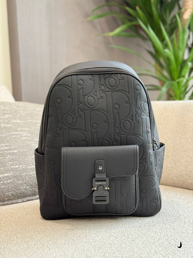 Dior双肩包压字Logo30×42 Dior双肩包压字Logo30×42