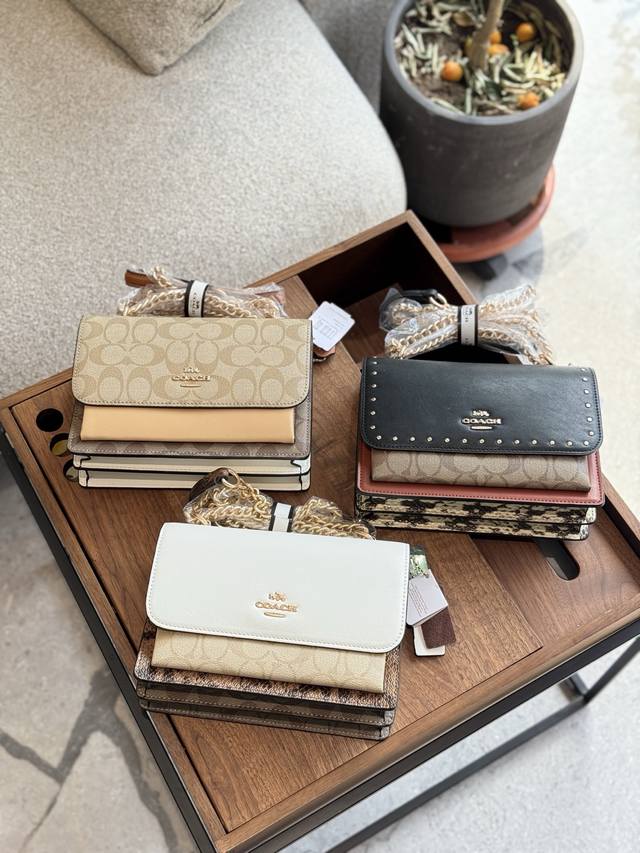 Coach风琴包20Cm 配盒子