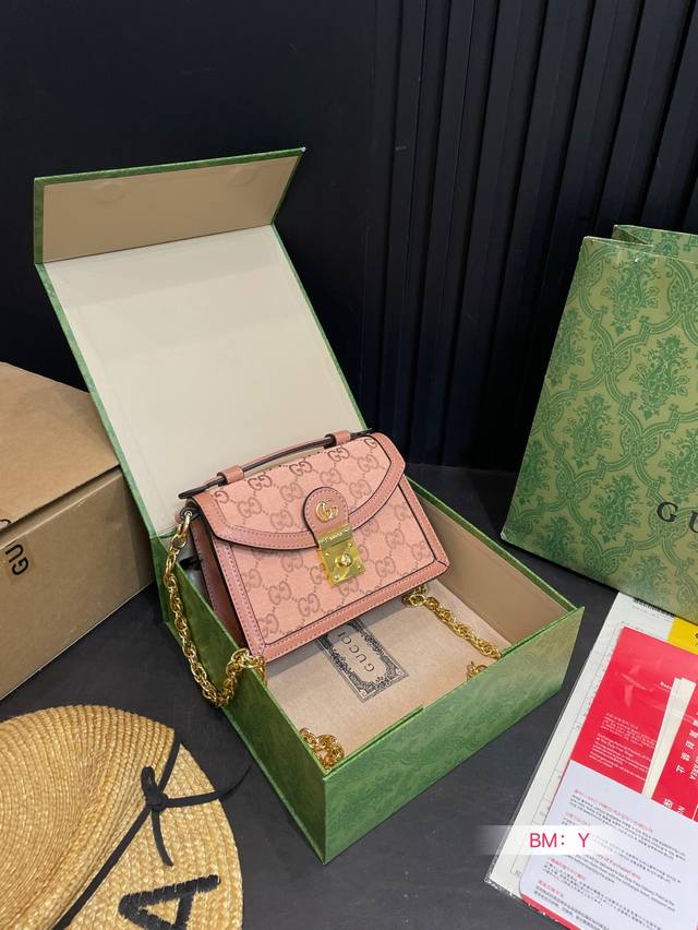 配折叠礼盒 Gucci古驰 Ophidia Mini手提包新款 百搭款 单肩包 美到无法无天的款式 今年简直引领时尚最In元素 上身超级好看 尺寸：18*7*1