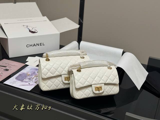 配折叠盒飞机盒 Size：23Cm 20Cm 香奈儿 Cf我们一直很用心在做 秒杀其他市面上的货 很舒服的一种！ 不管您是谁 稳稳Hold住哦，