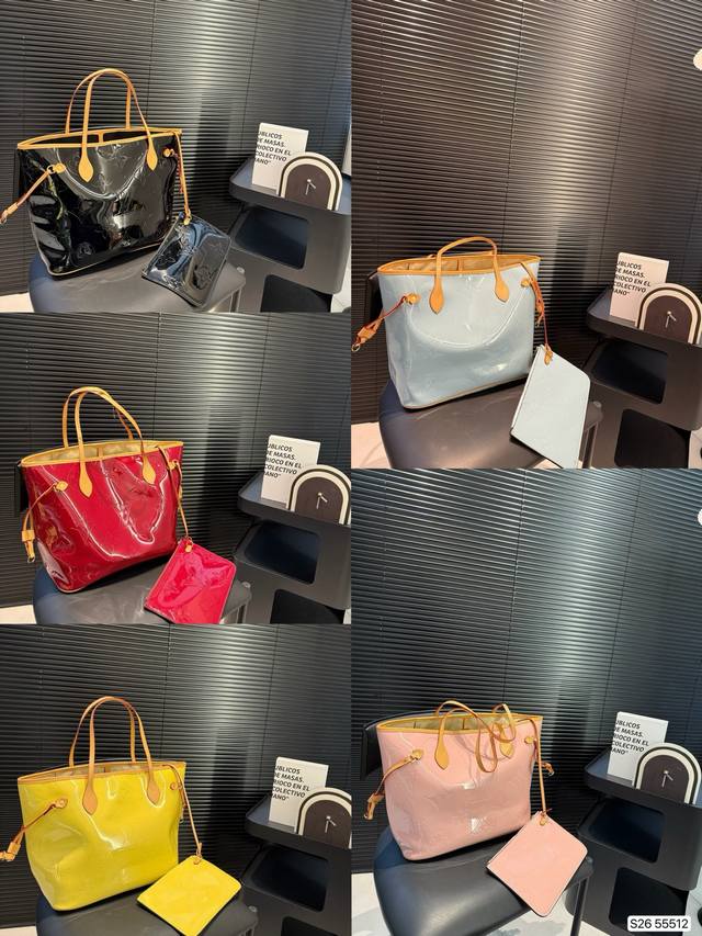 Lv漆皮托特百搭实用 可甜可盐 又酷又飒。逛街通勤，完全是可以驾驭的吖。 巨大袋身干净的外部线条 尺寸：33 29 货号55512