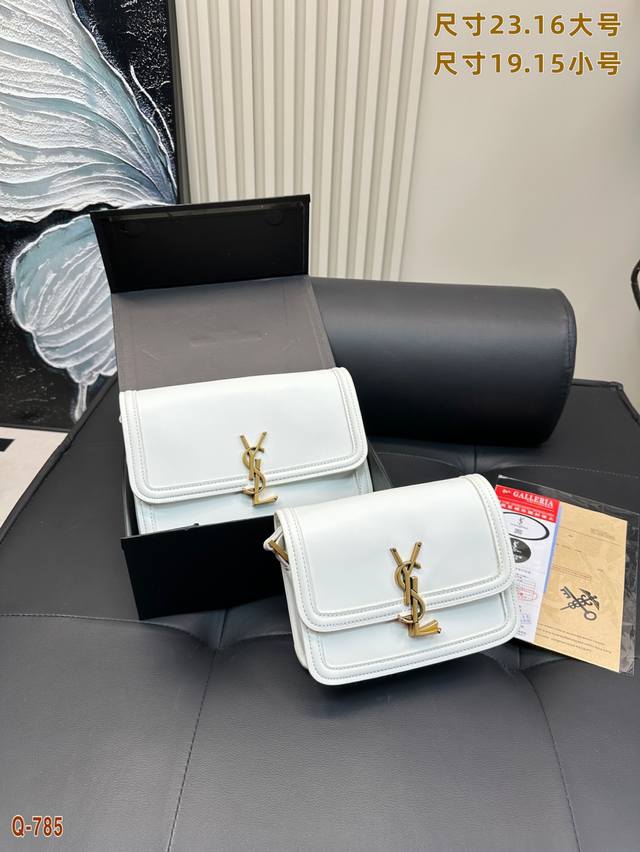 小号 大号 Ysl圣罗兰豆腐包简约的包身 解锁时尚魅力可盐可甜 整条街最靓的女孩 尺寸：19.15小号23.16大号