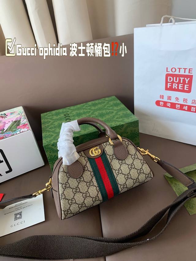 小号 复刻版 Gucci Ophidia 波士顿桶包 最新系列 配原版乌木色牛皮～这个款复古韵味特别浓，对版链条爱，原版内里！上身效果也超赞，主要以精致特别的五