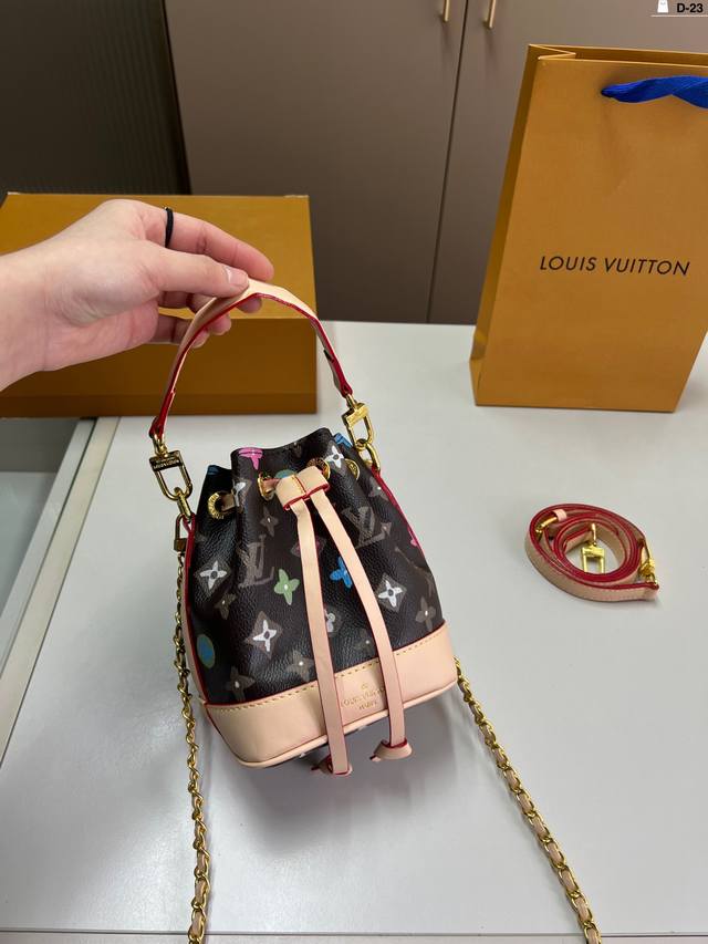 Lv 水桶包 上身真的太太太有质感啦 日常逛街不要太吸晴 D-23尺寸13×15折叠盒