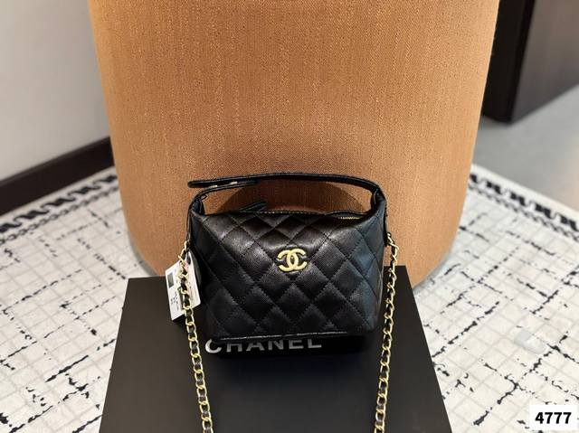 配盒折叠盒子 香奈儿饭盒包 很有质感又很轻松的一个包型 貌美又实用 尺寸：15.5 13.5