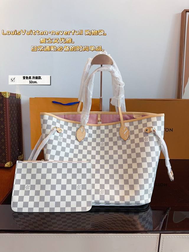 配礼盒 Lv 爆款 购物袋 原单全方位对花 Lv 系列 购物袋 Onthego 购物或周末出游 拎起 Onthego 手袋即刻出发 Lv 新款 购物袋大花新料压