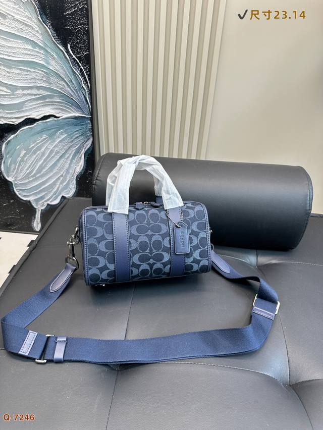 Coach蔻驰香布蕾波士顿枕头包 经典设计 时尚百搭 容量是真的可 可手提 可斜挎 上身绝美 尺寸 23.14