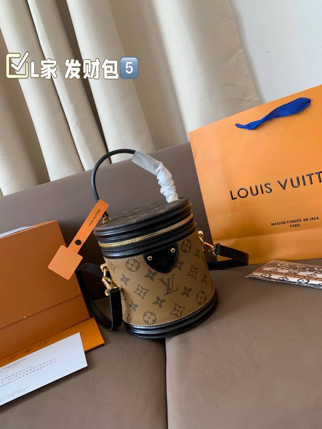 配盒 Size：15*17Cm L家 Cannes 水桶包 发财桶！发财桶！ 越用越香！！！百搭实用