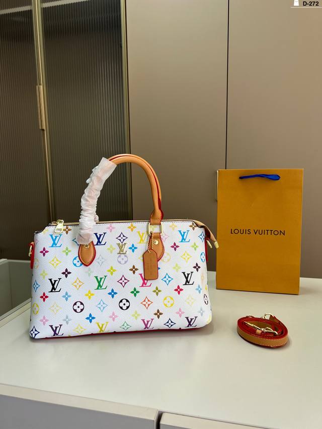 Lv路易威登手提包 上身真的太太太有质感啦 日常逛街不要太吸晴 D-272尺寸32×20 Lv路易威登手提包 上身真的太太太有质感啦 日常逛街不要太吸晴 D-272尺寸32×20