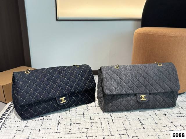 Chanel香奈儿 23S新款 购物袋 牛仔Bag 手感超级好 原版五金 超级大牌 以华丽高贵的外形成为当下最炙手可热之作人手必备,明星热捧,精匠之作。尺寸:4 Chanel香奈儿 23S新款 购物袋 牛仔Bag 手感超级好 原版五金 超级大牌 以华丽高贵的外形成为当下最炙手可热之作人手必备,明星热捧,精匠之作。尺寸:4