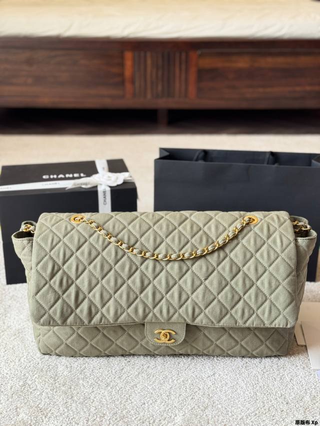 原版布 Chanel 链条腋下包 上身满满的惊喜 高级慵懒又随性 彻底心动的一只 Size： 45 30 Cm