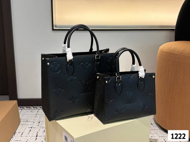 配盒 秋冬限定 Size：25*19Cm 35Cm 质量超好 懂货来 整个包都是牛皮 品质 Onthego小号手袋 搜索 L家 Onthego购物袋 草莓牛奶