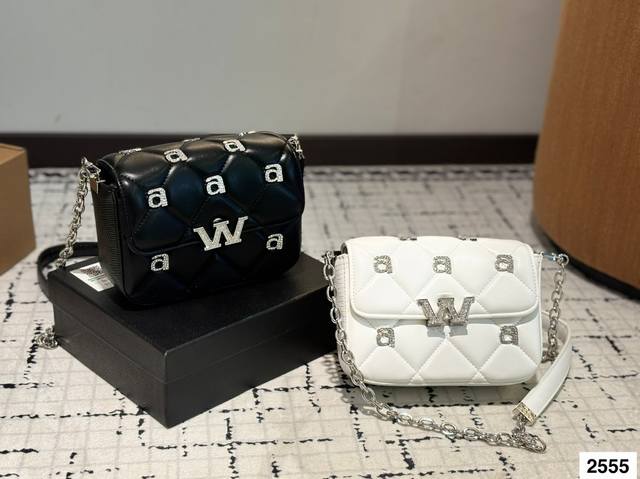 Size：19Cm 大王晶水Logo 可小爱！ 这超款合符 Alexander Wang秋日风 ！Bling Bling