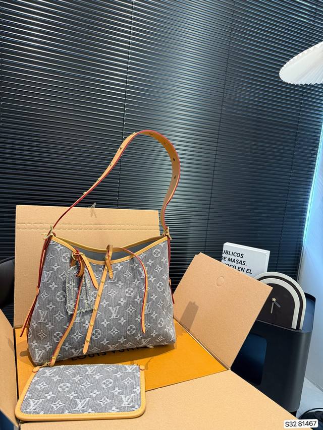 配飞机盒折叠盒子 牛仔Carryall Lv新款，可斜挎、单肩。容量保证，敞口磁铁吸内扣取放平板小电脑非常方便，设计比Neverfull小巧、肩带够宽不那么勒;