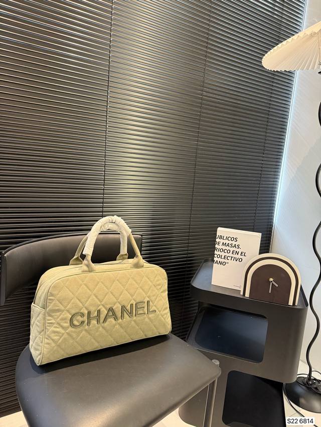 香奈儿保龄球 简单百搭 颜值高 日常出街首选 潮酷时尚女孩必入款。 尺寸：37 20 货号6814