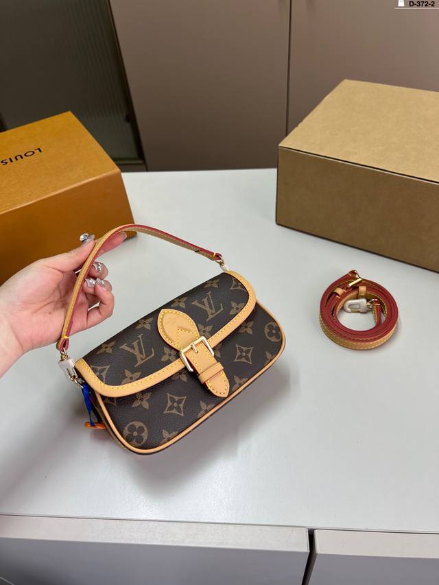 芯片版本 Lv路易威登法棍 迷你小法棍超级可爱 手拎斜挎都可以容量也很棒 D-372-2尺寸18×10折叠盒飞机盒