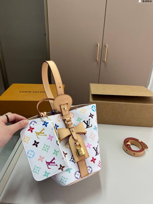 芯片版本 装饰锁头不带钥匙 Lv路易斯威登中古水桶包 D-372-2尺寸17×18折叠盒飞机盒